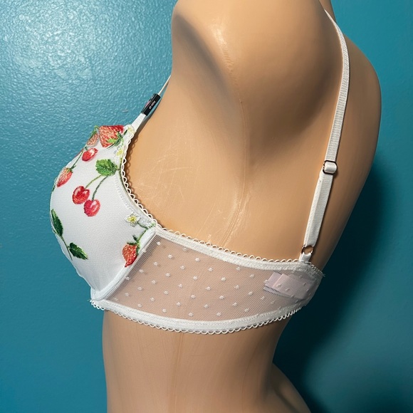 Victoria’s Secret Dream Angels Push-up Bra - Picture 4 of 9